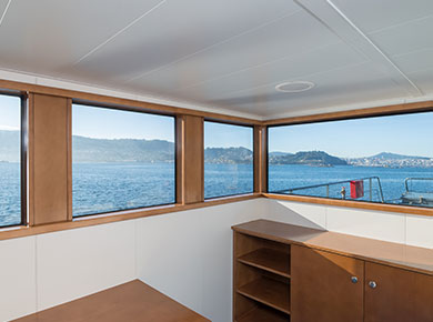 Control cabin windows - 50 T Feed Barge